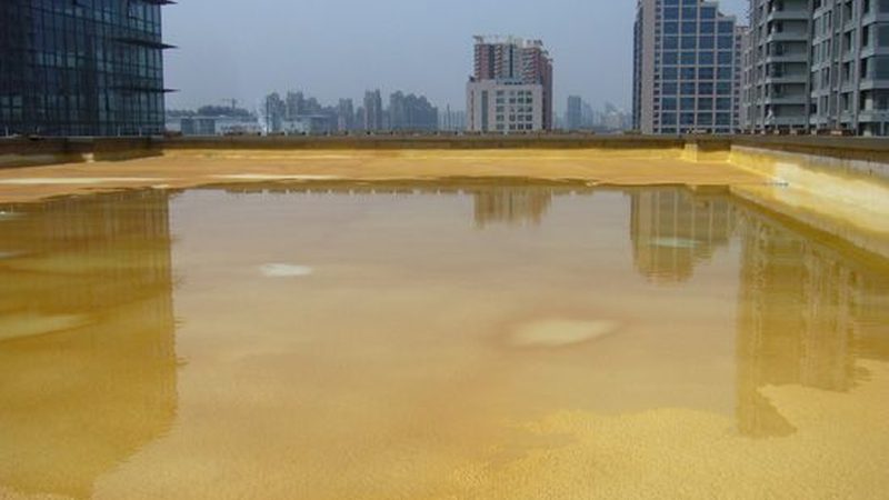 外墙透明防水胶与水泥基防水：性能对比解析**