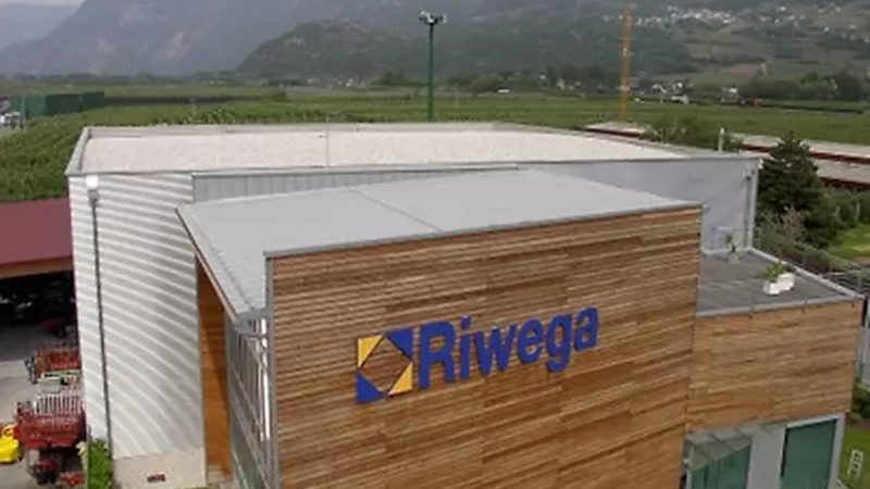JS防水涂料施工流程解析与报价要点**